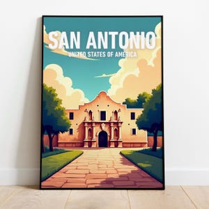 Puede incluir: Un cartel de viaje vintage con una ilustraci&oacute;n colorida del Alamo, una misi&oacute;n hist&oacute;rica en San Antonio, Texas. El cartel tiene un fondo azul con nubes blancas y el texto "SAN ANTONIO, ESTADOS UNIDOS DE AM&Eacute;RICA".