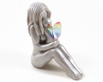 PRÊT À L'EXPÉDITION - L'ange dans mes bras - mère sans visage et bébé ange sculpture en argile - cadeau commémoratif pour maman à temps pour la fête des mères