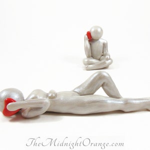 Long Distance Relationship - Couple in Love Sculpture - Gift for Him and Her - made to order