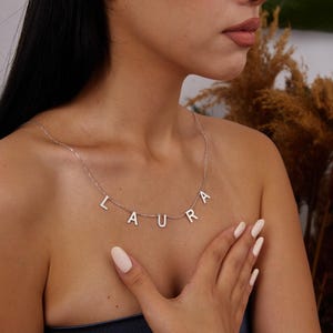 Colar de nome personalizado com inicial de ouro 14K, joias personalizadas, colar de letras, colar de nome de ouro, joias de letras, presentes de Natal para mulheres