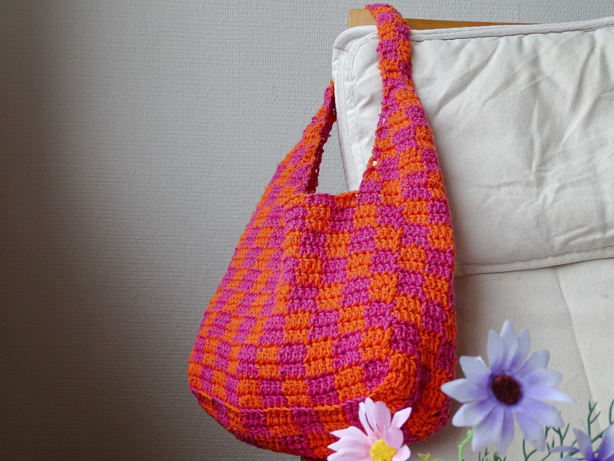 32 Checkerboard Crochet Patterns for Blankets, Bags, Garments, and Home Accents 22 Checkerboard crochet bag
