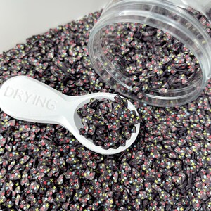 Mando de juego falso de 5 mm, color negro, de arcilla polimérica (no comestible) D47-19