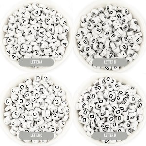 Cuentas individuales del alfabeto de letras A a Z en color negro, cuentas blancas con letras negras (7 mm)