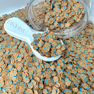 FAUX ours brun d'hiver 5 MM/10 MM, argile polymère animal saupoudré (PAS COMESTIBLE) D2-06