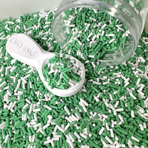 Mistura de pedaços de argila polimérica com tema verde escuro e branco falso (NÃO COMESTÍVEL) D1-11