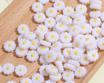 11MM White Daisy Flower Acrylic Bead