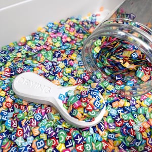 Letras do alfabeto FALSAS de 5 MM, mistura de argila de polímero escolar para polvilhar (NÃO COMESTÍVEL) D32-07