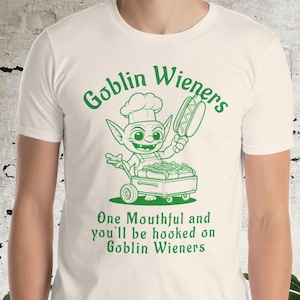 Zabawna koszulka Dungeons and Dragons z grafiką Goblin Weners - zielony nadruk Goblin Selling Weners with Hotdog Cart - DnD Shirt
