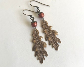 Brass oak leaf and acorn earrings, nature inspired lightweight dangles, fall jewelry gift for her