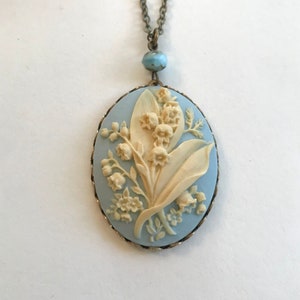 Lily of the valley cameo necklace, large blue cameo pendant, Mother's day gift, vintage jewelry gift for her, cameo jewelry image 2