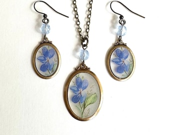 Vintage wildflower necklace set, blue violet flower pendant, matching blue floral earrings, Victorian jewelry, gift for her, vintage jewelry