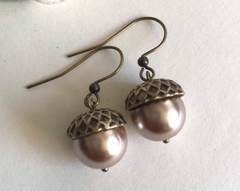 Fall acorn earrings, large glass pearls, beige pearl earrings, brass ear wires, nature inspired gift, fall jewelry
