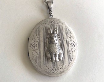 Large silver rabbit vintage locket necklace, keepsake pendant with long chain, women's vintage jewelry, nature inspired gift for her