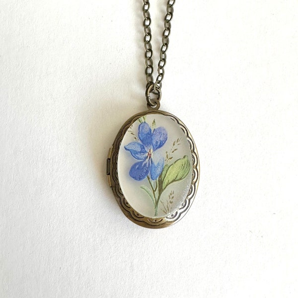 Vintage blue violet locket necklace, oval brass locket, blue wildflower necklace, nature jewelry, gift for mom, gift for her, vintage locket