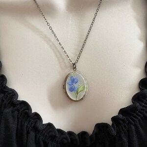 Vintage flower locket necklace, oval brass locket, blue violet necklace, nature jewelry gift for mom, vintage inspired photo locket image 6