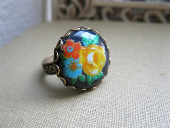Items similar to Vintage glass ring, black flower cabochon, adjustable