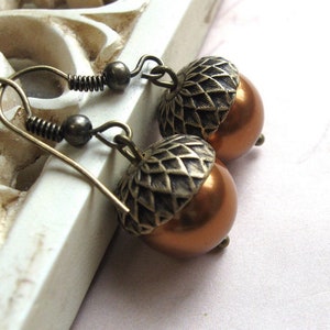 Copper acorn earrings, pearl acorn earrings, fall dangles, vintage jewelry, gift for her, woodland jewelry, nature inspired gift