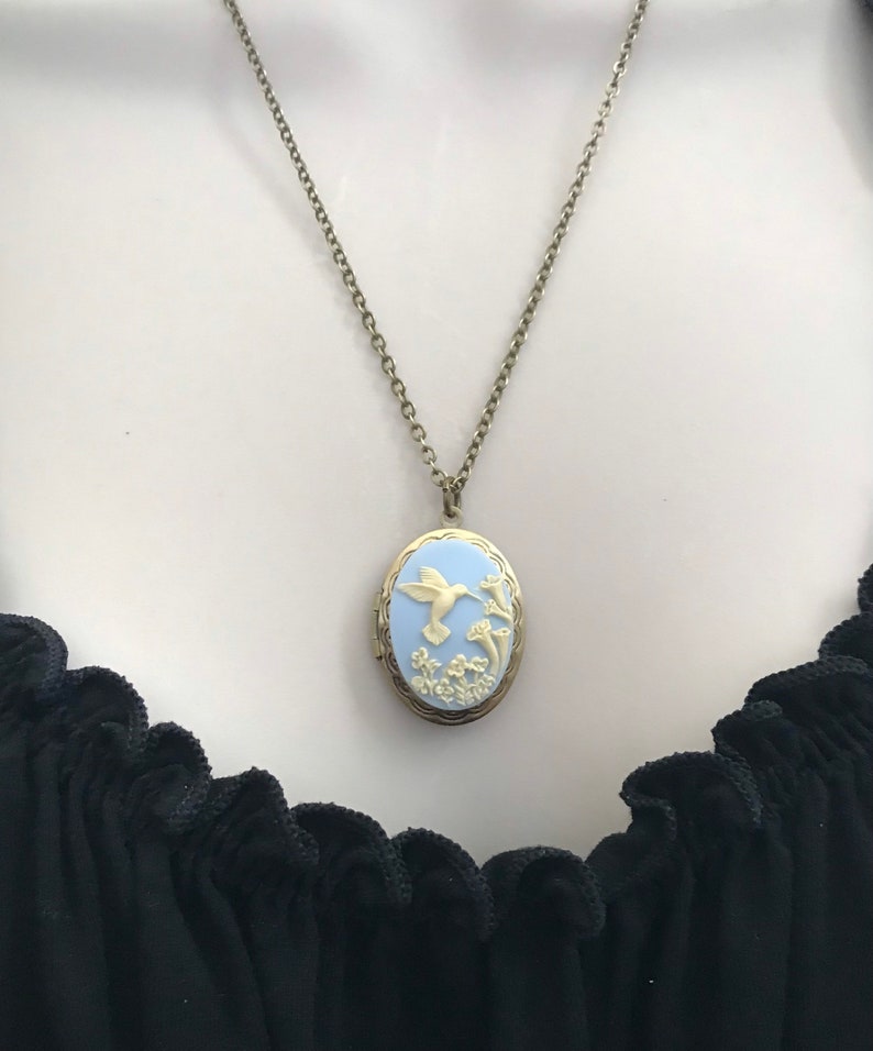 Hummingbird cameo locket necklace, blue cameo bird necklace, locket with hummingbird, vintage cameo jewelry gift for her, gift for mom image 7