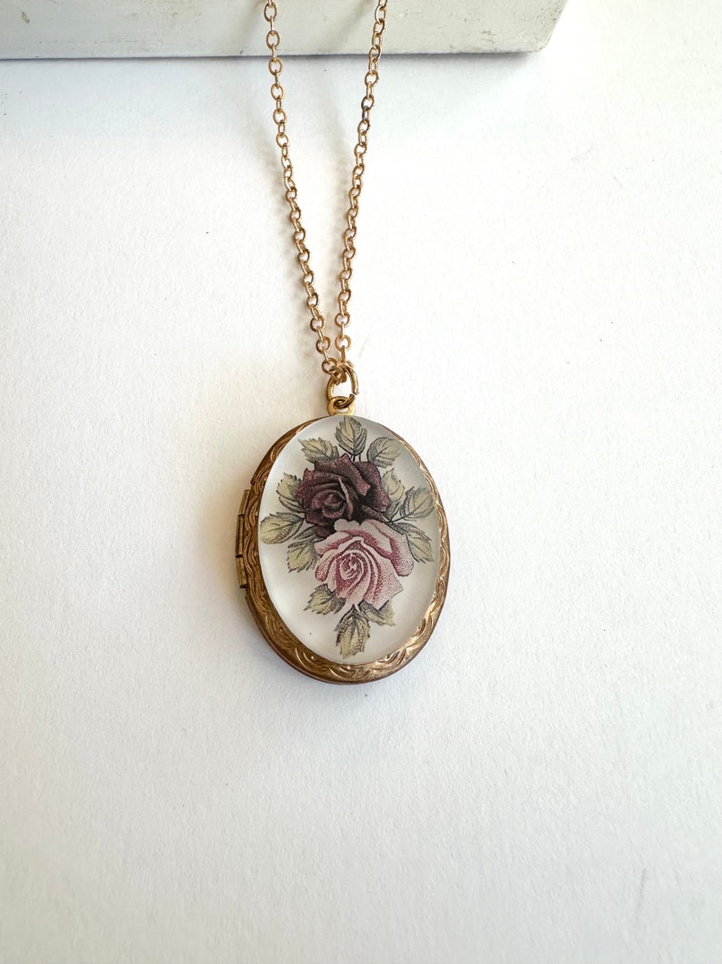 Rose cameo locket necklace, vintage solid brass locket, floral cameo with two roses, Victorian style jewelry gift for her, gift for mom image 4