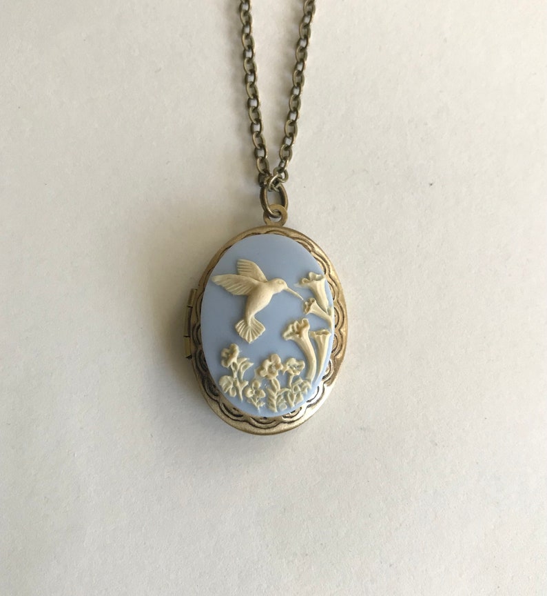 Hummingbird cameo locket necklace, blue cameo bird necklace, locket with hummingbird, vintage cameo jewelry gift for her, gift for mom image 4