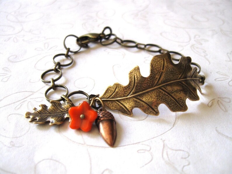 Gold Oak Leaf Bracelet, fall jewelry, nature inspired, vintage style, acorn charm, women's gift, women's bracelet, autumn jewelry image 1