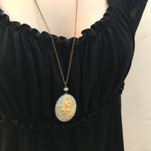 Lily of the valley cameo necklace, large blue cameo pendant, Mother's day gift, vintage jewelry gift for her, cameo jewelry image 3