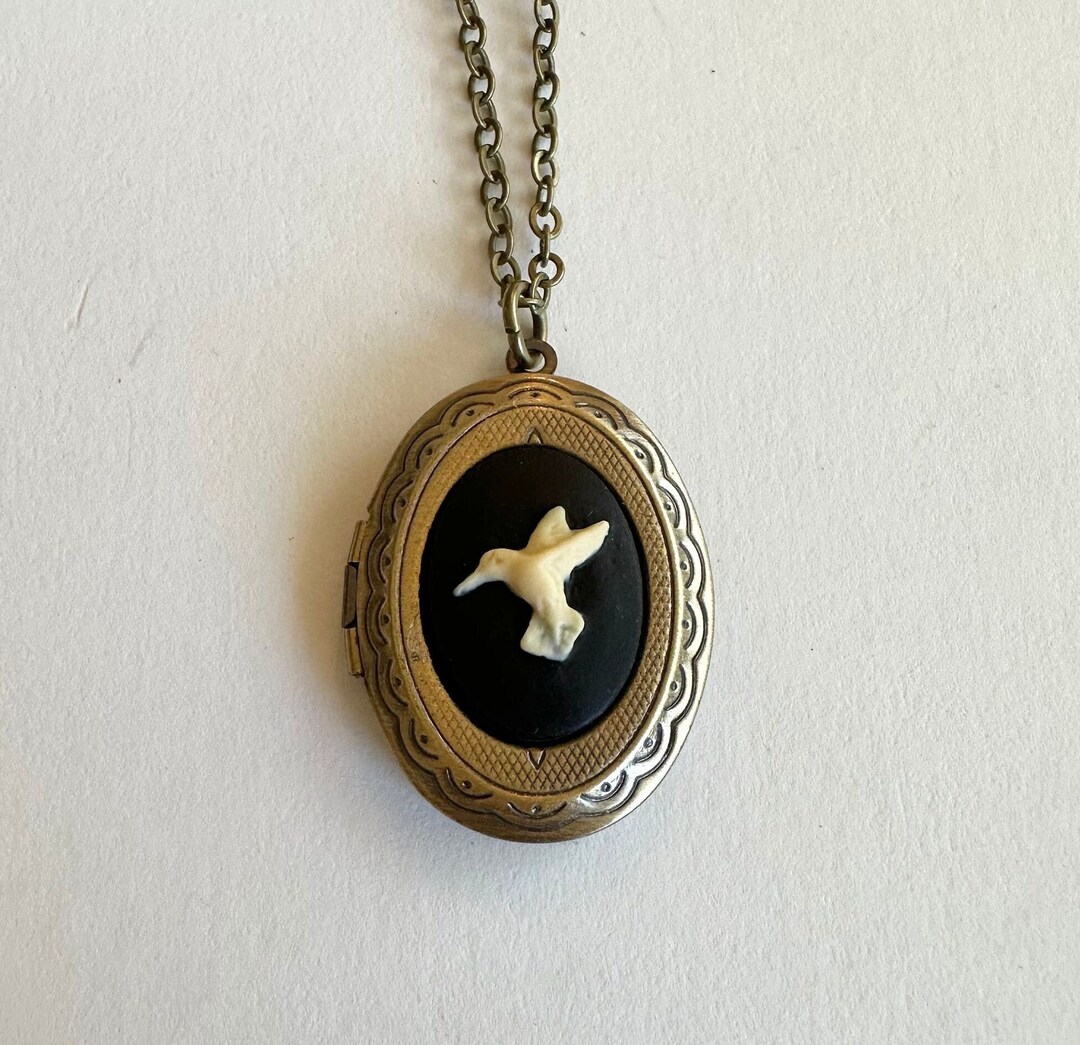 Hummingbird Cameo Locket Necklace, Black Cameo Photo Locket, Women's