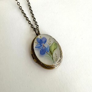 Vintage flower locket necklace, oval brass locket, blue violet necklace, nature jewelry gift for mom, vintage inspired photo locket image 5