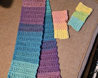 Fingerless gloves and scarf set