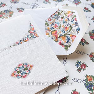 Carta da lettere italiana in fogli e buste, modello tradizionale fiorentino di Firenze, Italia, cancelleria di lusso, stampa a caldo, oro dorato
