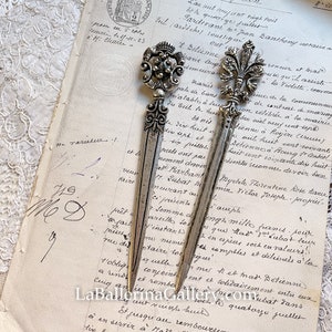 Abrecartas barroco italiano florentino Lilium Il Meidici Aleación plateada original Italia