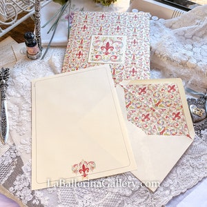 Italian sheets and envelopes 10 letter paper Red lillium Florentine Florence Italy Luxury Stationery vintage rose hot stamping card gift