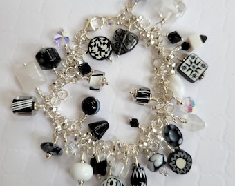 Zwart-witte franjearmband van Penny Michelle