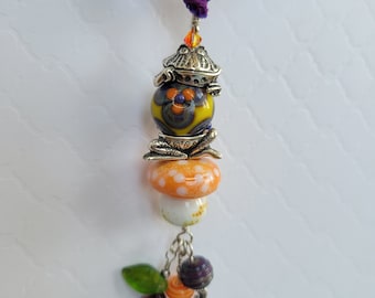 Magical Forest Hanger met Bullfrog, Mushroom & Dragonflies door Penny Michelle Nature Jewelry