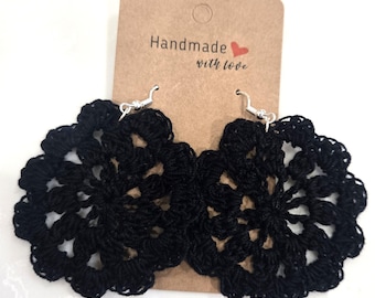 Crochet Doily Earrings (Black)