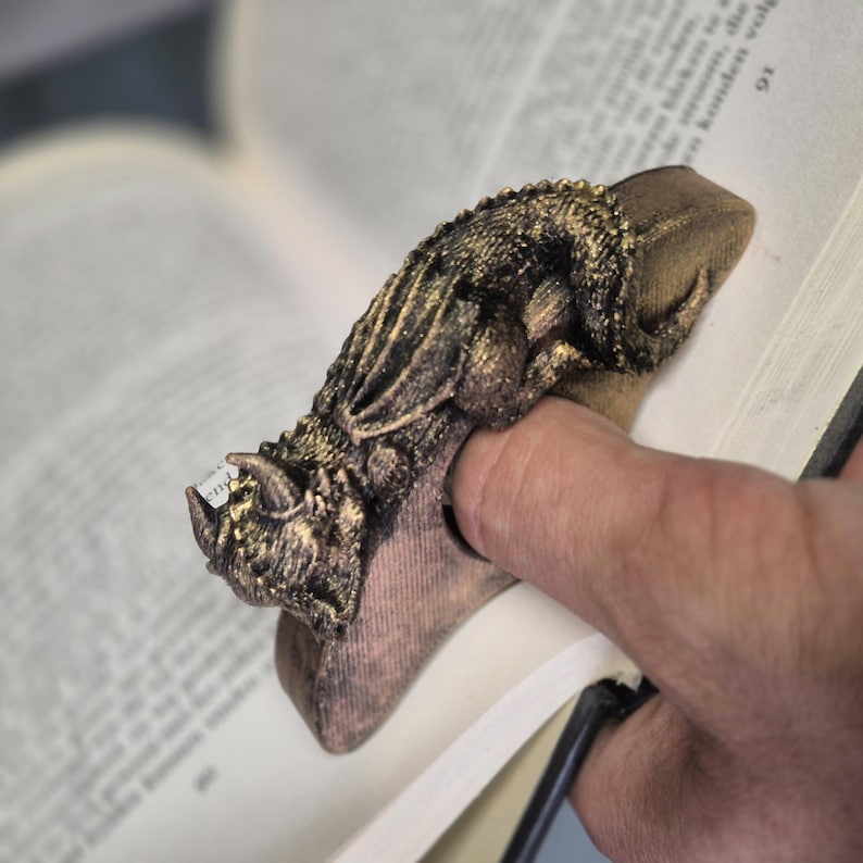Porta pagine fatto a mano a forma di drago | porta libri con il pollice | regalo perfetto per gli amanti dei libri | ausilio per una lettura confortevole | regalo per topi di biblioteca immagine 1