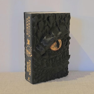 Livro personalizado Quarta Asa | Chama de Ferro | Tempestade de Ônix | - Pintado à mão