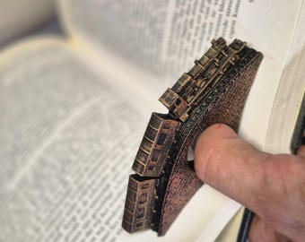Train Handmade Page Holder | Thumb Book Holder | Perfect Gift for Book Lovers | Reading Aid for Comfortable Reading | Bookworm Gift