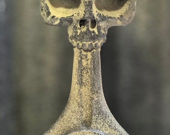 Skull Headphone Stand - 3D Printed Gothic Decor