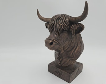 Busto de vaca de las Tierras Altas: adorno pintado a mano para decoración del hogar.
