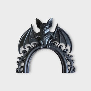 Bat baroque wall frame | gothic halloween decor | spooky bat photo frame | occult wall art | dark fantasy bat hanging afbeelding 2
