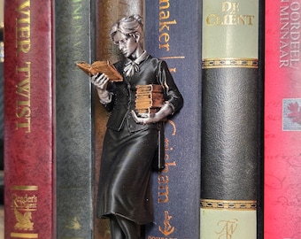 Victorian Librarian Reading Figurine – Bookish Bookshelf Decor for Readers & Writers