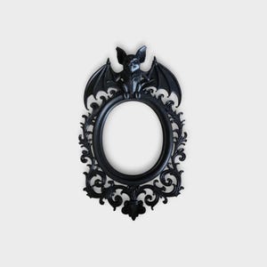Bat baroque wall frame | gothic halloween decor | spooky bat photo frame | occult wall art | dark fantasy bat hanging afbeelding 1
