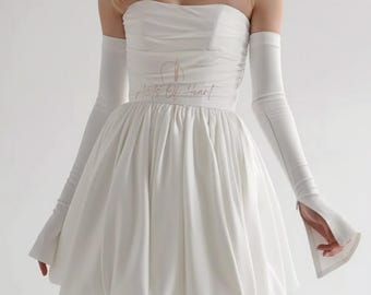 Afneembare verstelbare mouwen: satijnen lange mouwen. Crêpe met lange mouwen. Afneembare coltrui. Wijd uitlopende mouwen. Boho-mouwen.