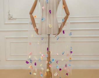 Bruidssluier met regenboogkleurige bloemenkant: 3D-parelkleurige boho-bruidssluier