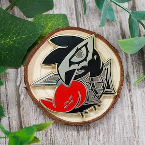 Persona 5 Royal Enamel Pin Cute Crow Pin Video Game Pin Gift for Friend Bird Pin Collector Gift Crow Art Persona 5 Joker Bird Lover Gift