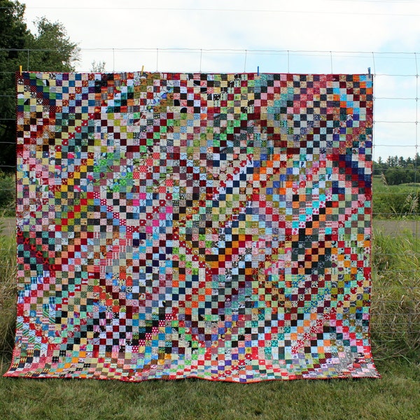 Heirloom Patchwork Full / Queen / King Quilt, Scrappy Trip Along