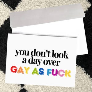 Grappige verjaardagskaart | LGBTQ+ verjaardagskaart | 5" x 7" | Optie voor aangepast bericht | Blanco binnenkant | GRATIS verzending