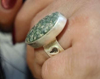 Anillo de plata de ley con jaspe de Maryland, talla 7