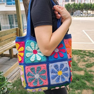 Handmade Crochet Daisy Bag, Granny Square Bag, Flower Tote Bag, Crochet Handle Bag, Shoulder Bag for Women Colorful, Gift Bag Custom